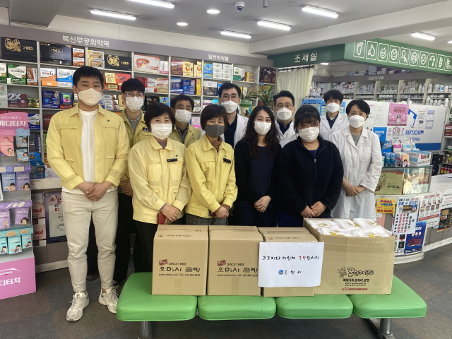 111통영시 공적마스크 판매 약국 격려.jpg