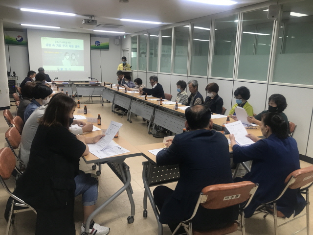 111찾아가는 발품홍보로‘생활 속 거리두기’정착에 나선다-교육장면2.JPG